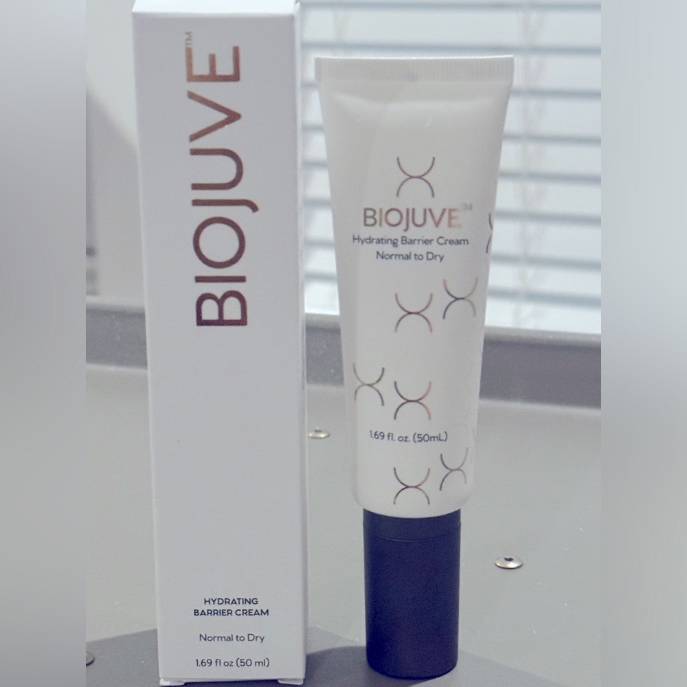 Biojuve Hydrating Barrier Cream: Protect, Moisturize, and Prime for Radiant Skin